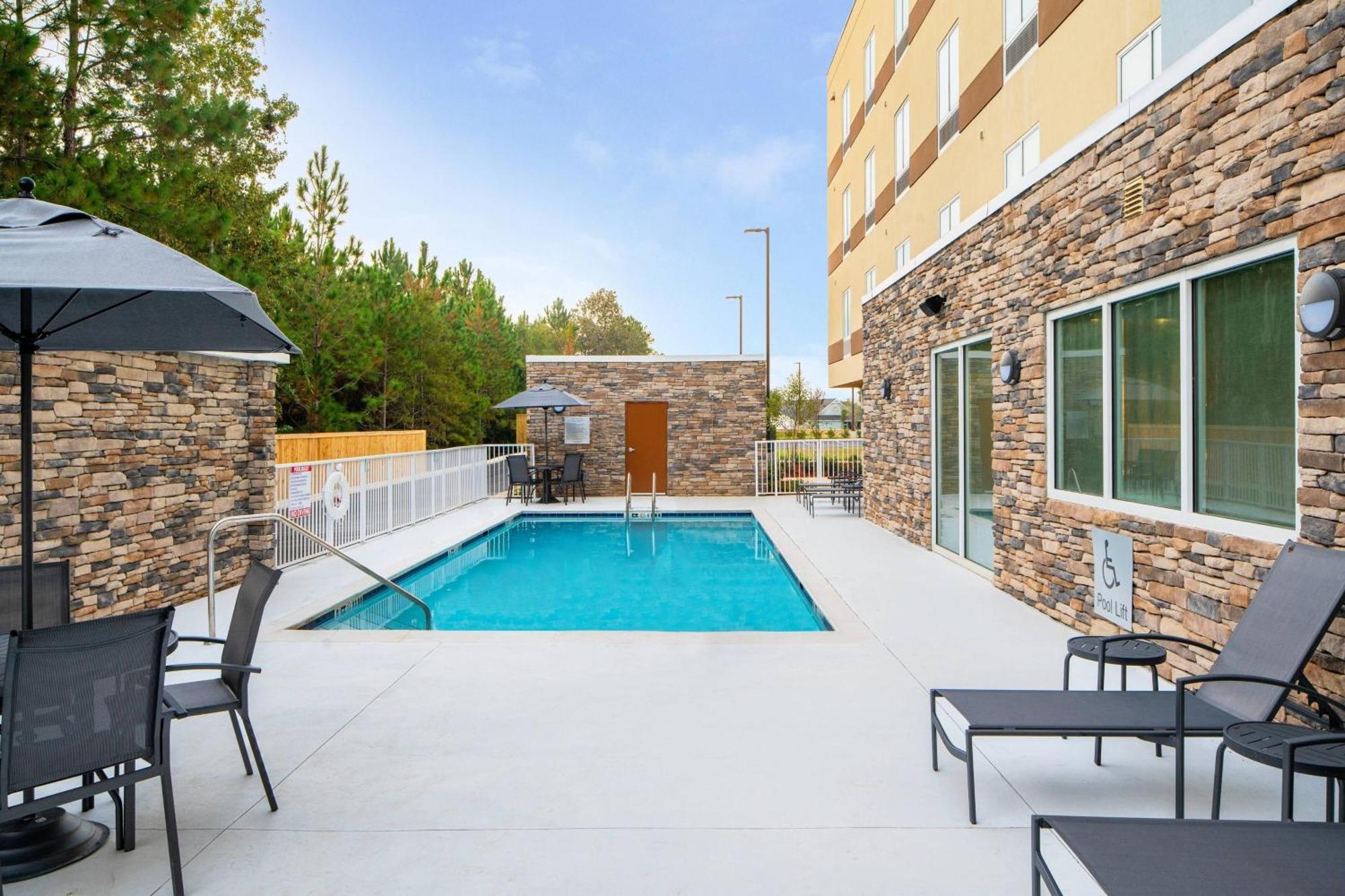 Fairfield By Marriott Inn & Suites Pensacola Pine Forest Екстериор снимка